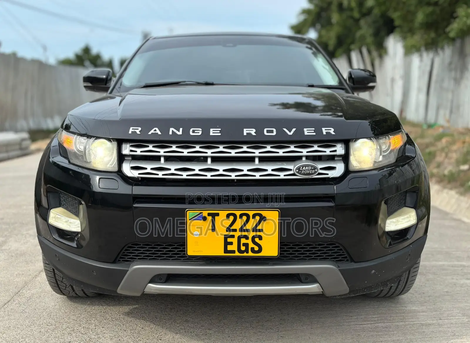 Land Rover Range Rover Evoque Pure AWD 5-Door 2013 Black