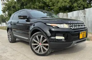 Land Rover Range Rover Evoque Pure AWD 5-Door 2013 Black