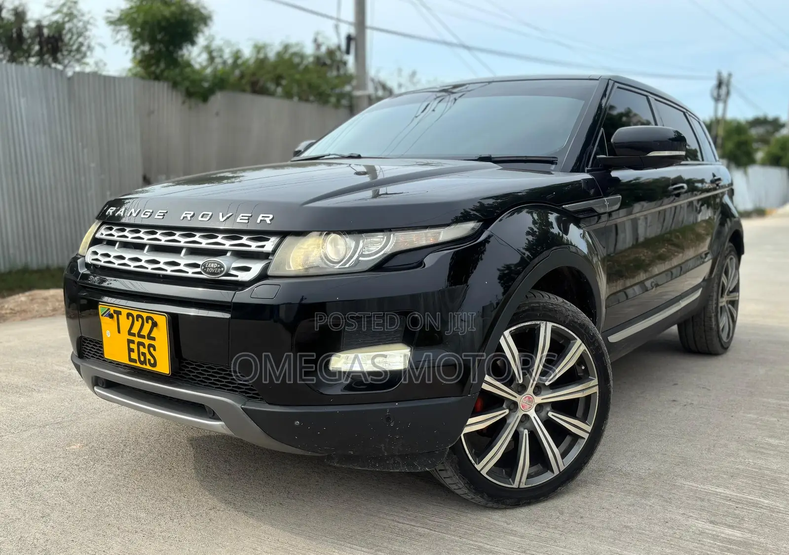 Land Rover Range Rover Evoque Pure AWD 5-Door 2013 Black