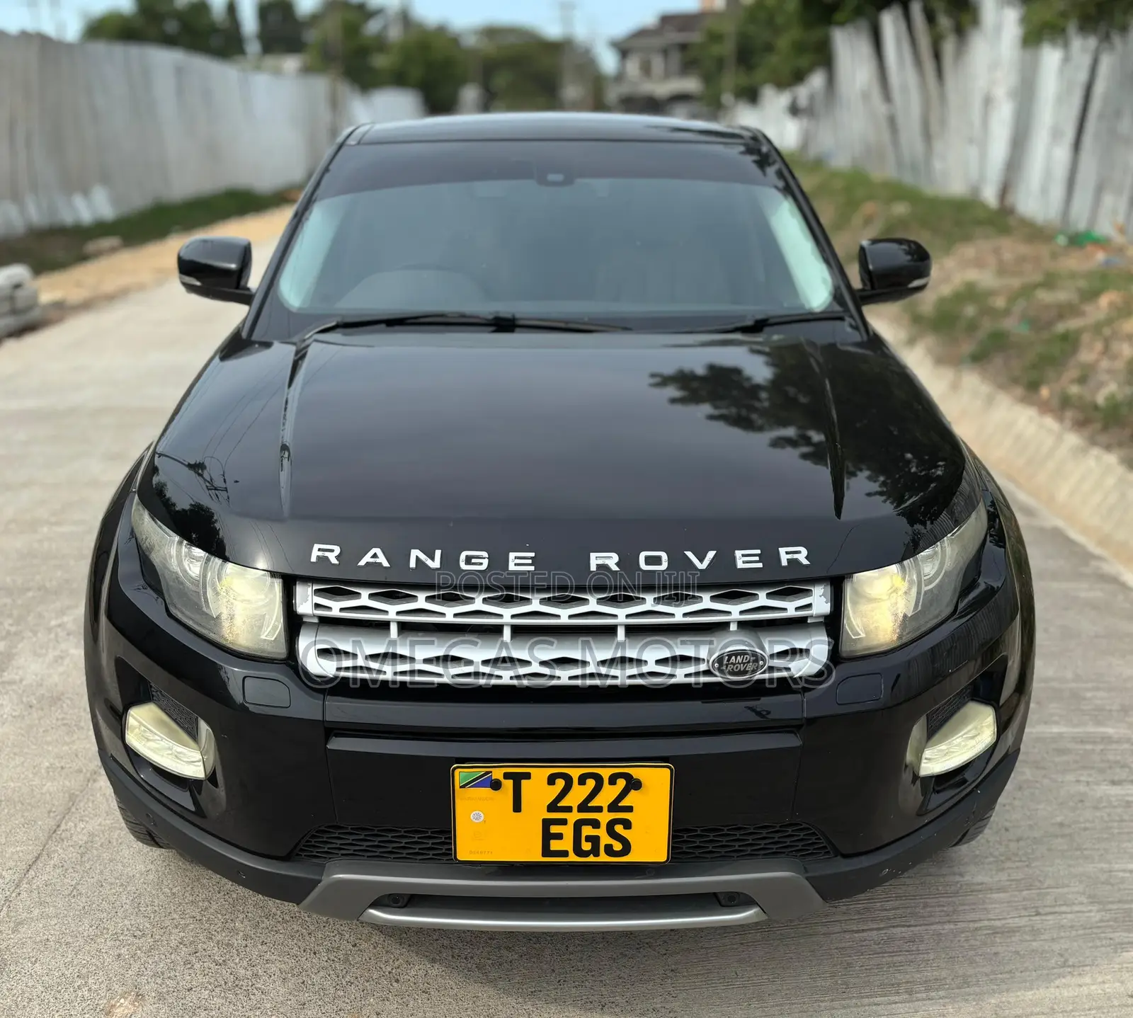 Land Rover Range Rover Evoque Pure AWD 5-Door 2013 Black