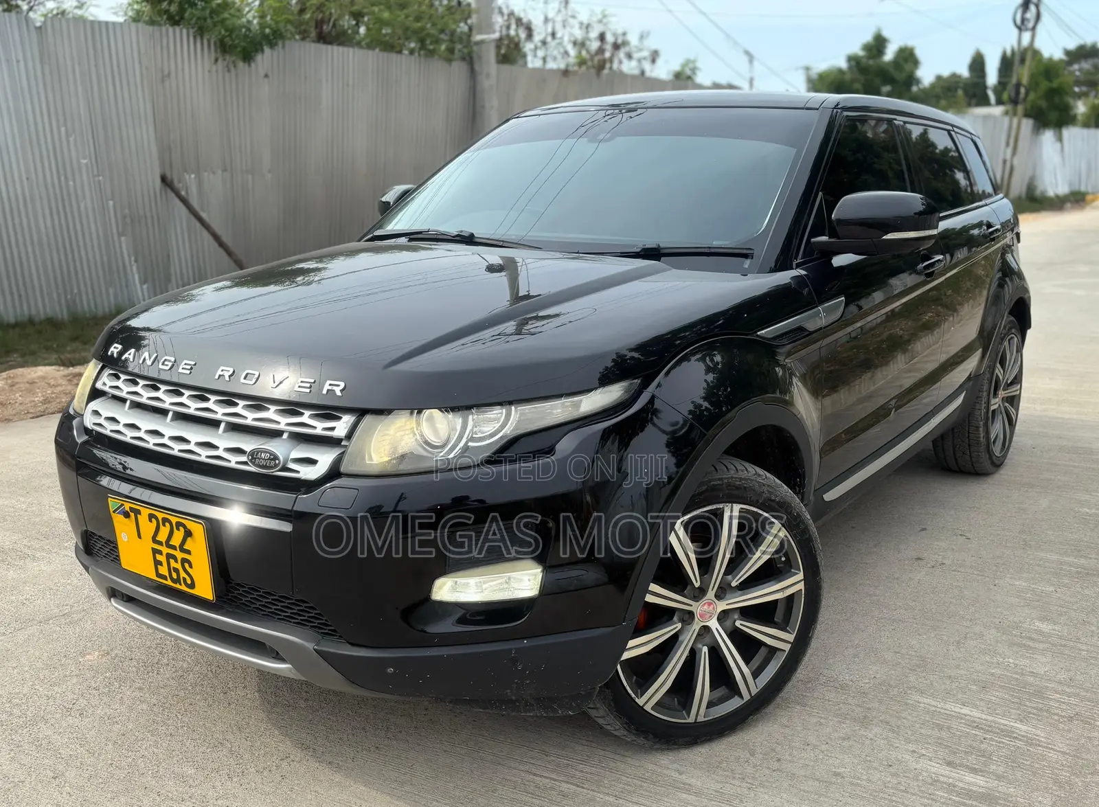 Land Rover Range Rover Evoque Pure AWD 5-Door 2013 Black