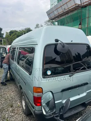 Toyota HiAce 2005 Grey