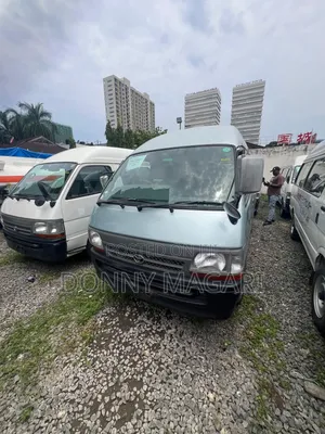 Toyota HiAce 2005 Grey