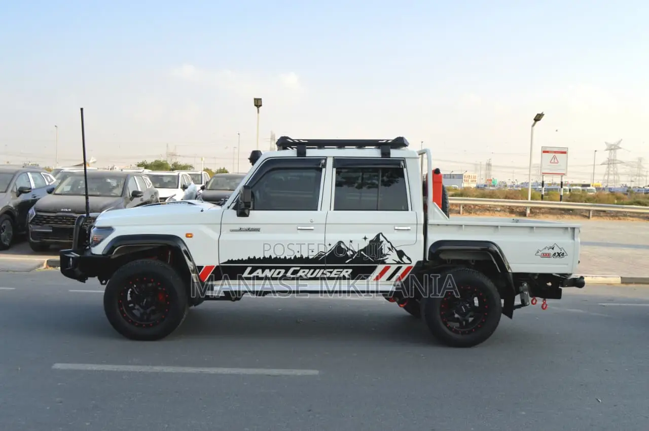 Toyota Land Cruiser 79 Series 2022 Pearl