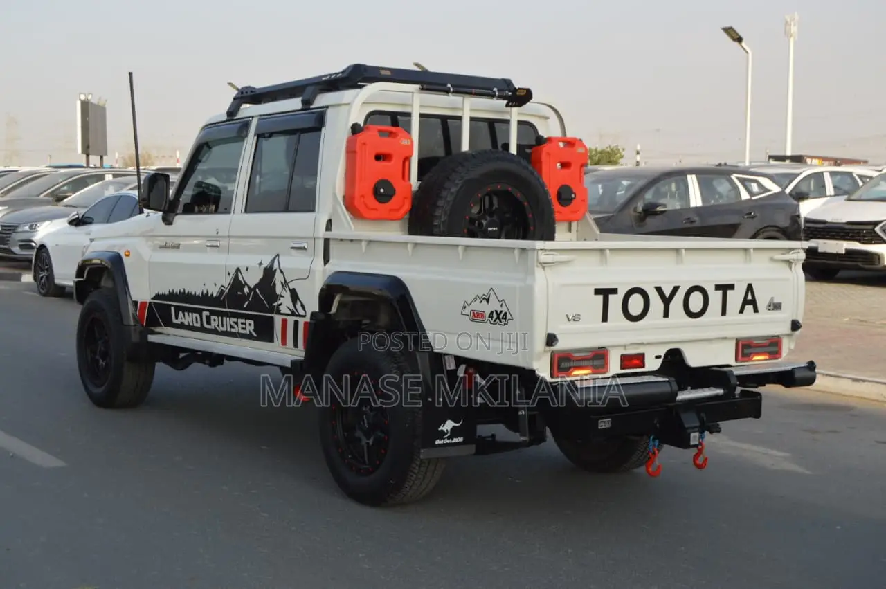 Toyota Land Cruiser 79 Series 2022 Pearl
