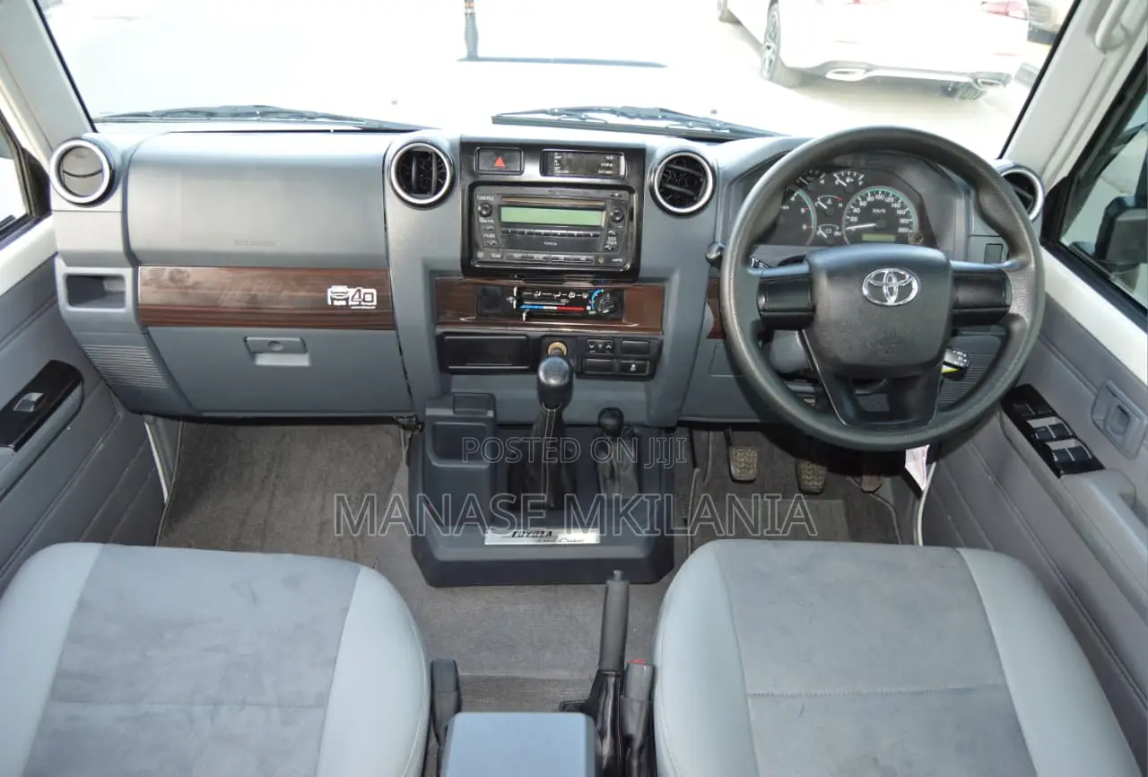 Toyota Land Cruiser 79 Series 2022 Pearl