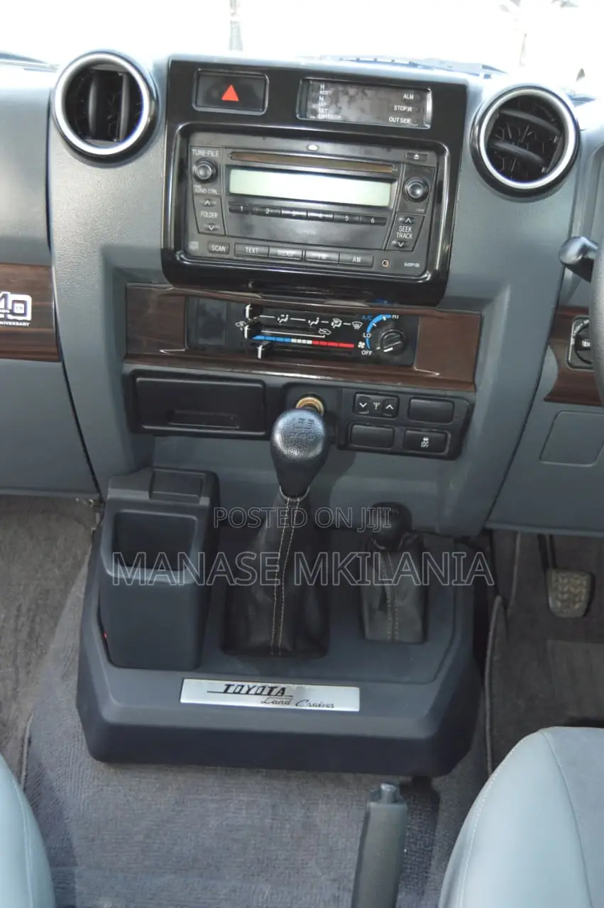 Toyota Land Cruiser 79 Series 2022 Pearl