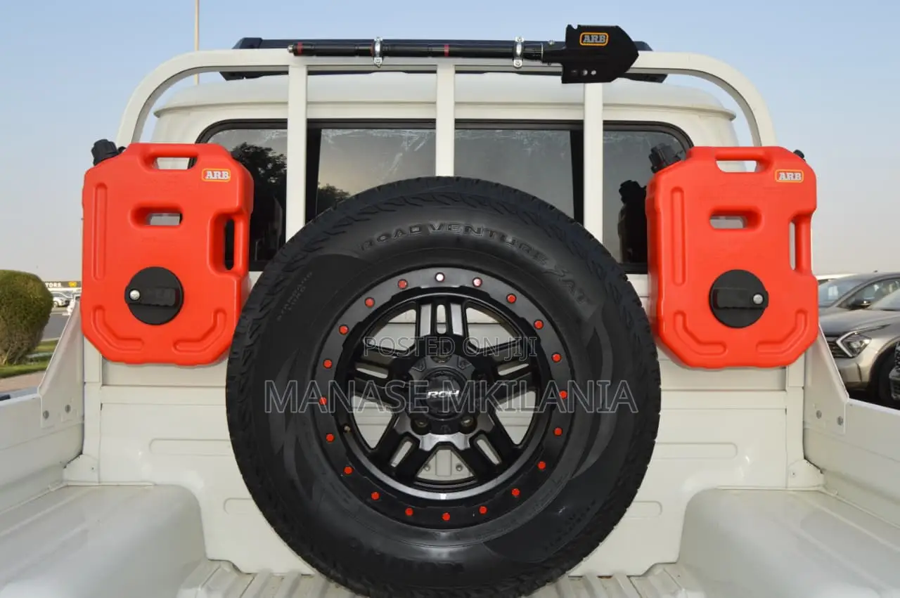 Toyota Land Cruiser 79 Series 2022 Pearl