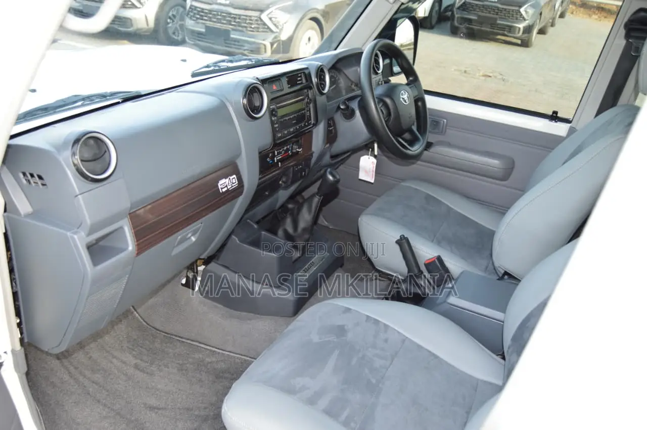 Toyota Land Cruiser 79 Series 2022 Pearl