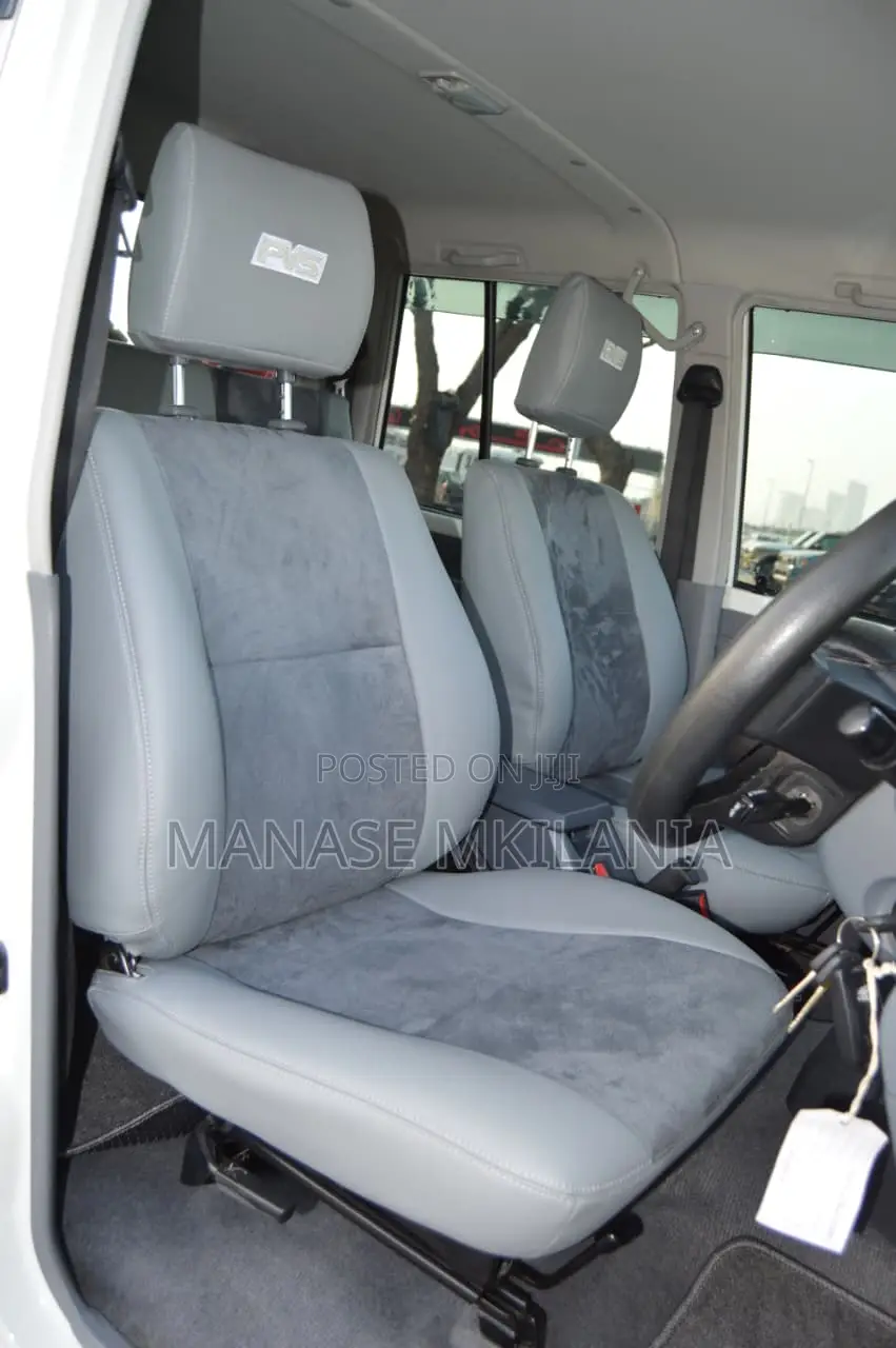 Toyota Land Cruiser 79 Series 2022 Pearl