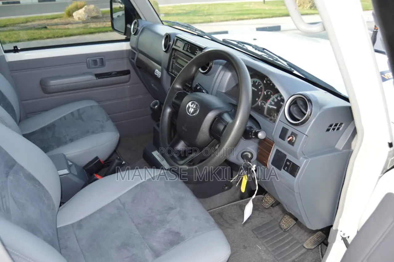 Toyota Land Cruiser 79 Series 2022 Pearl