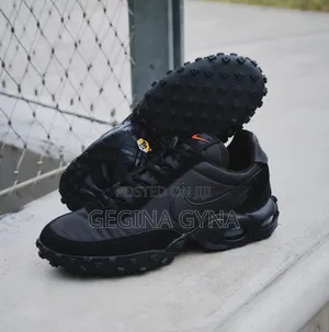 Nike Ssneakers Available