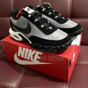 Nike Ssneakers Available