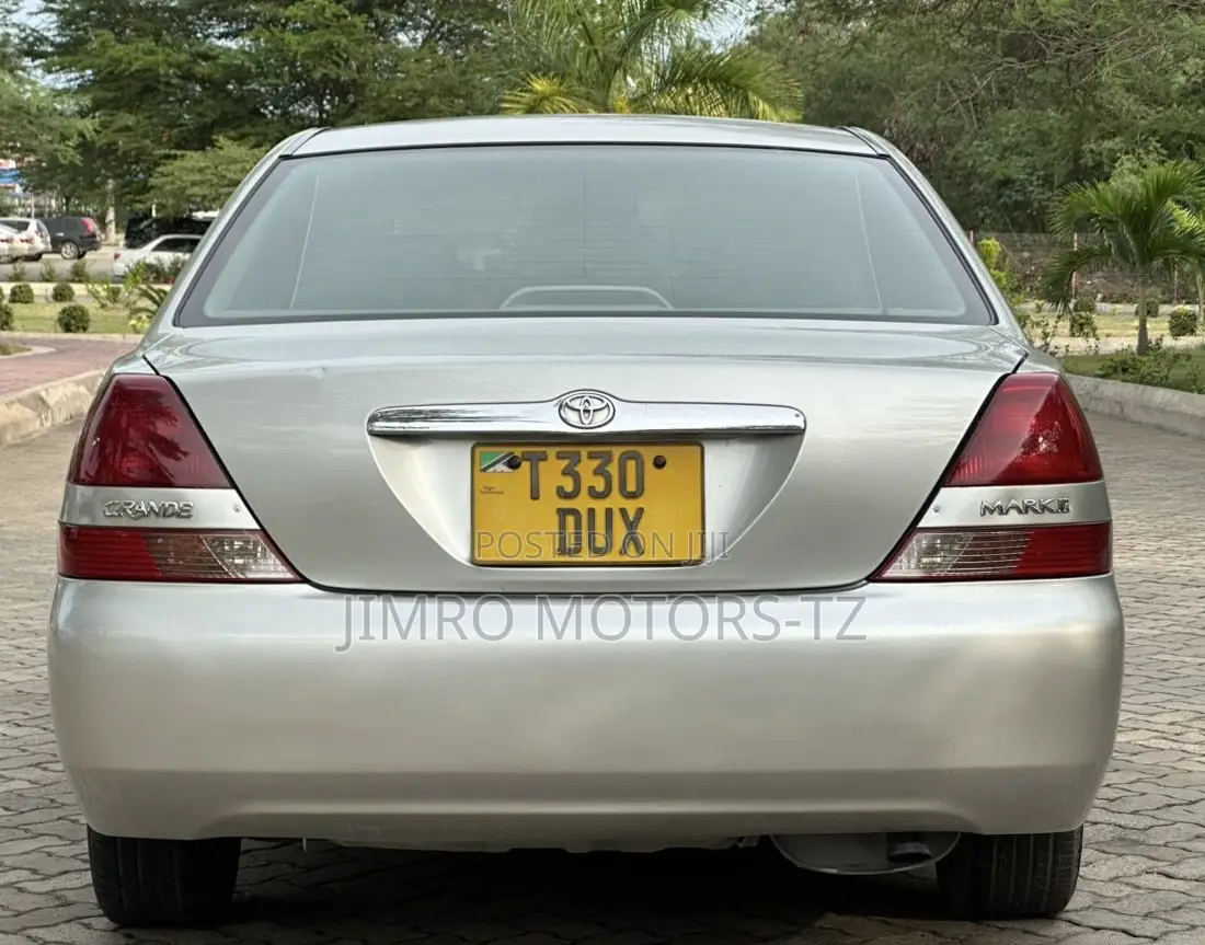 Toyota Mark II 2002 Silver
