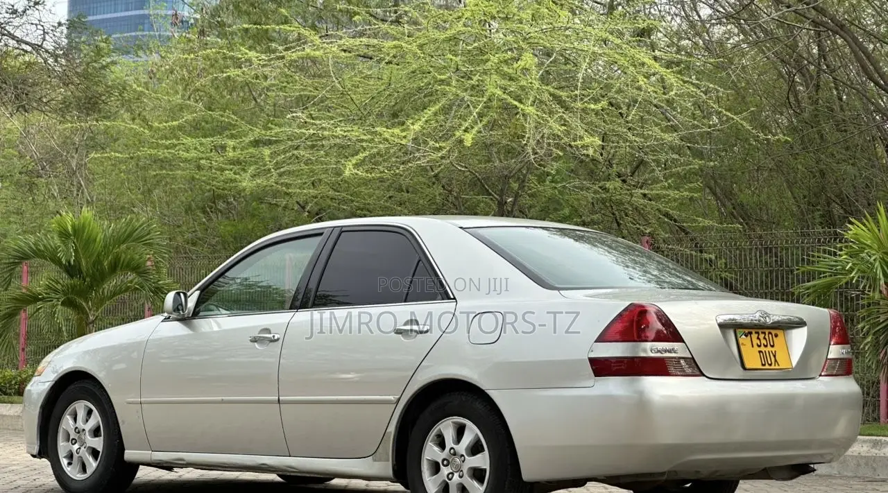 Toyota Mark II 2002 Silver