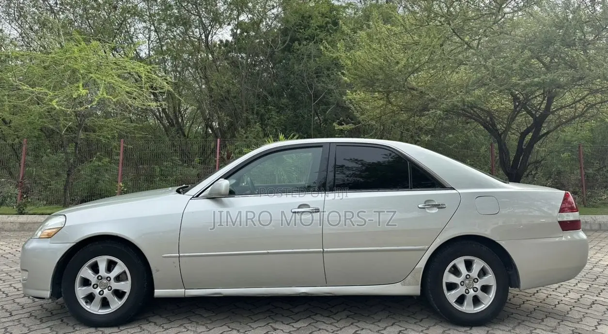 Toyota Mark II 2002 Silver