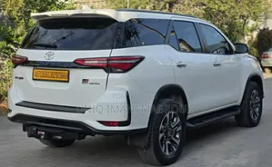Toyota Fortuner 2023 White