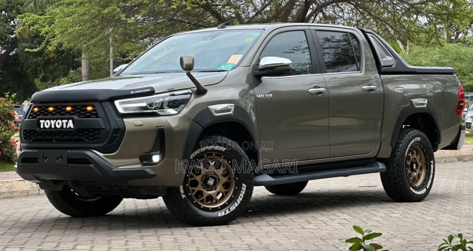 Toyota Hilux 2022 Gray