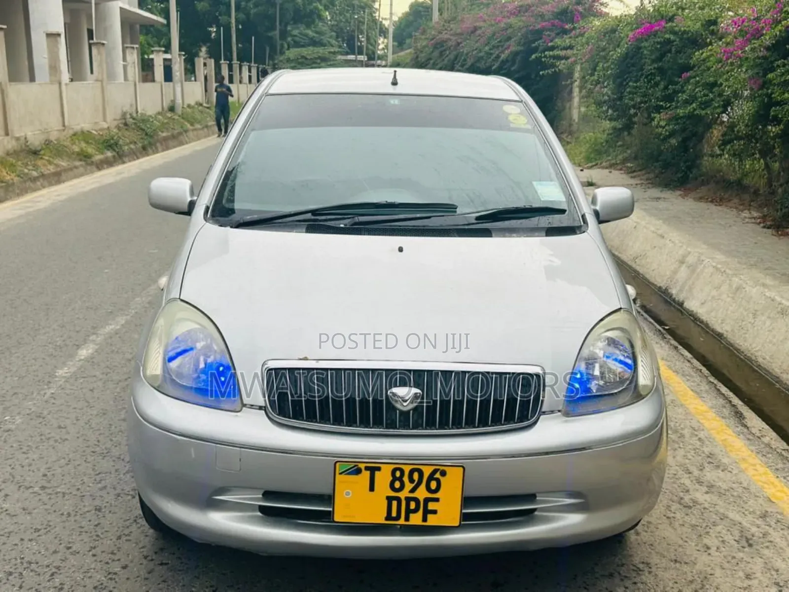 Toyota Vitz 2003 Silver
