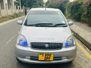 Toyota Vitz 2003 Silver