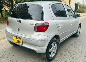 Toyota Vitz 2003 Silver