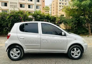 Toyota Vitz 2003 Silver