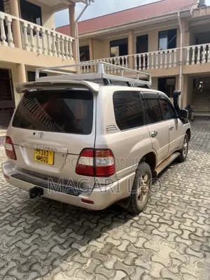 Toyota Land Cruiser 2004 Beige