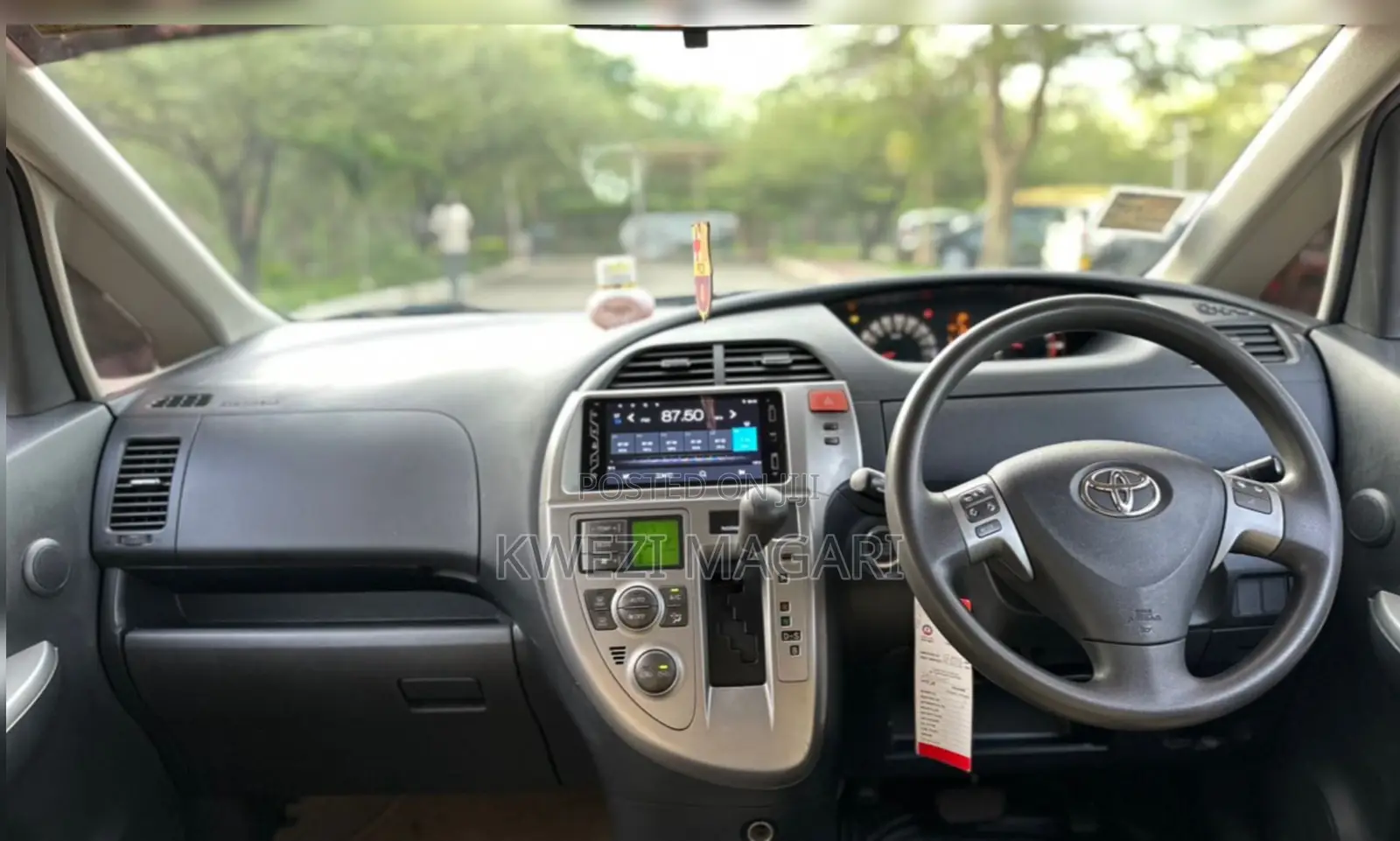 Toyota Ractis 2006 Silver