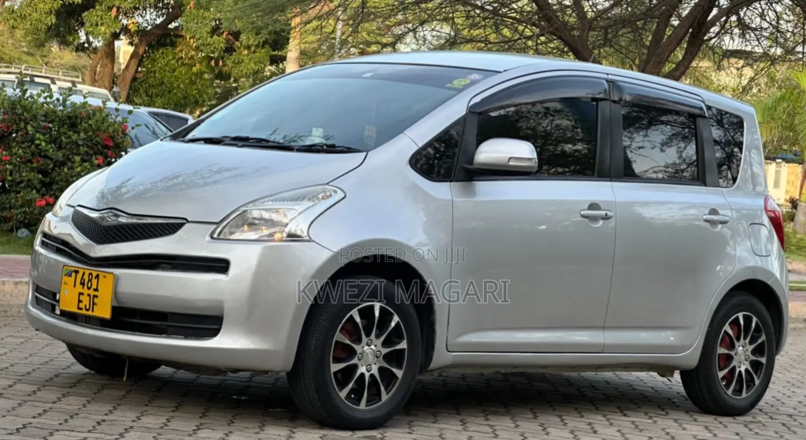 Toyota Ractis 2006 Silver