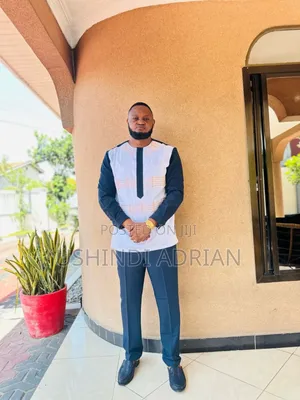 African Men Traditional Outfit–Luxury Edition