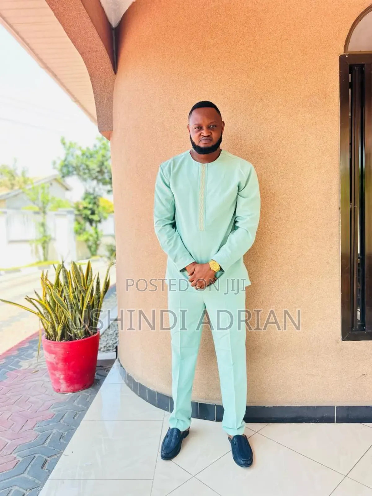 African Men Traditional Outfit–Luxury Edition