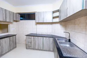 4bdrm Condo in Dar Manor, Upanga West for sale