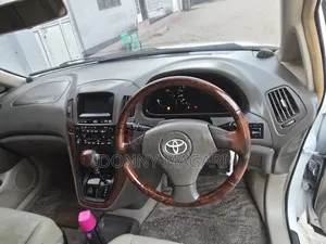 Toyota Harrier 2004 White