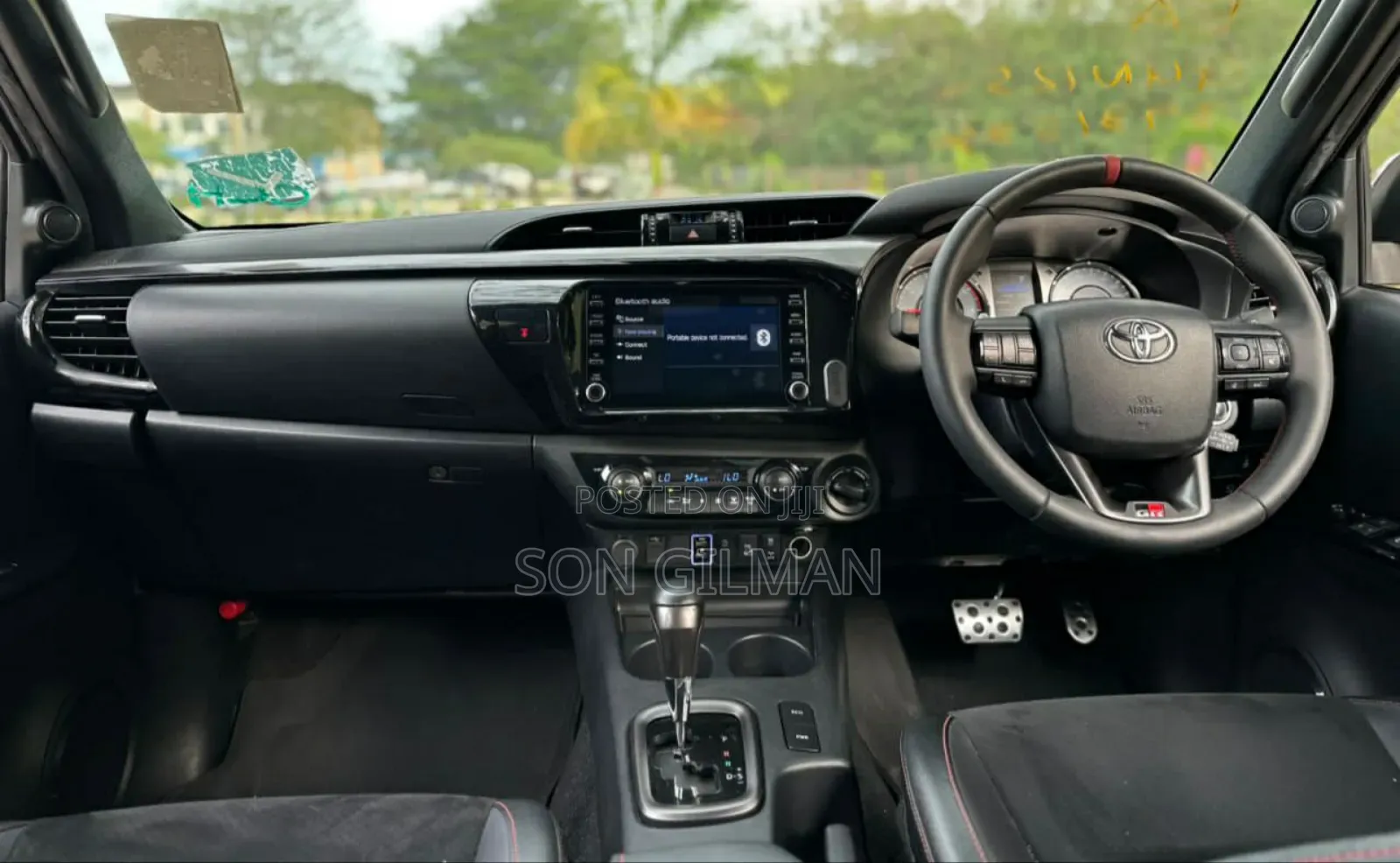 Toyota Hilux 2022 White