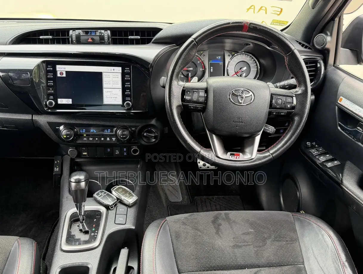 Toyota Hilux 2022 Black