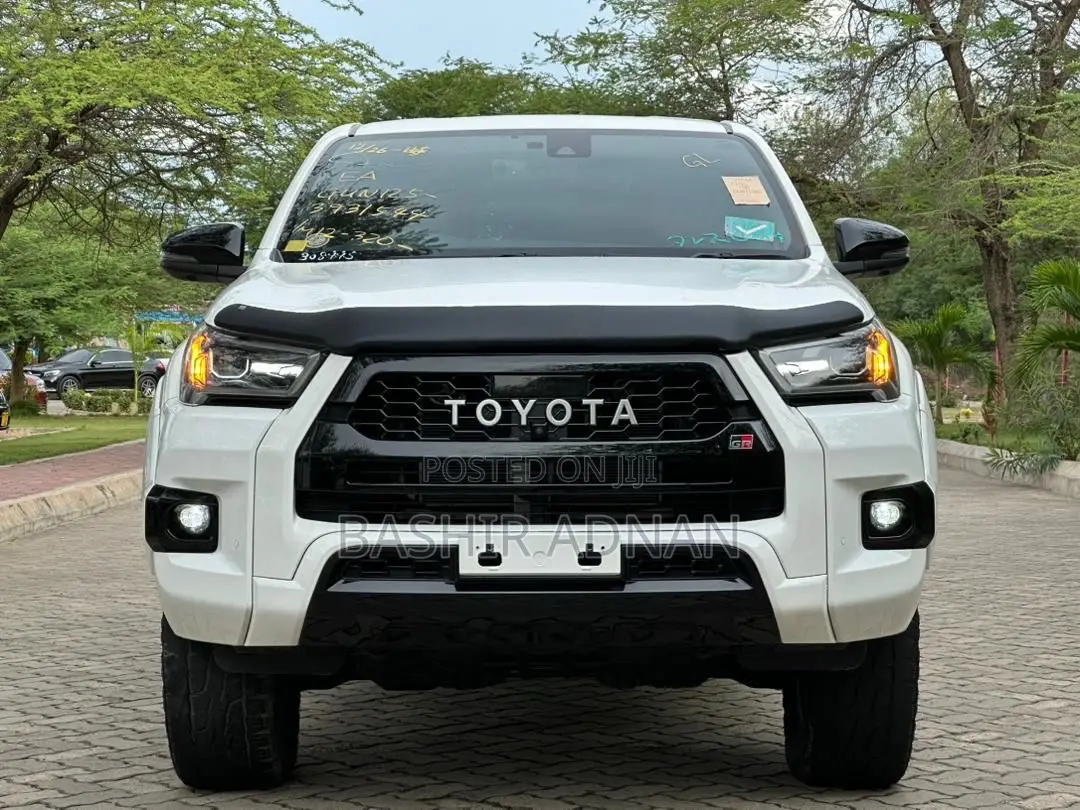 Toyota Hilux Revo Double Cab Deisel 2.4 AWD 2022 White