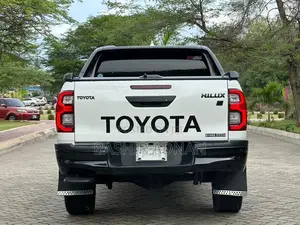 Toyota Hilux Revo Double Cab Deisel 2.4 AWD 2022 White