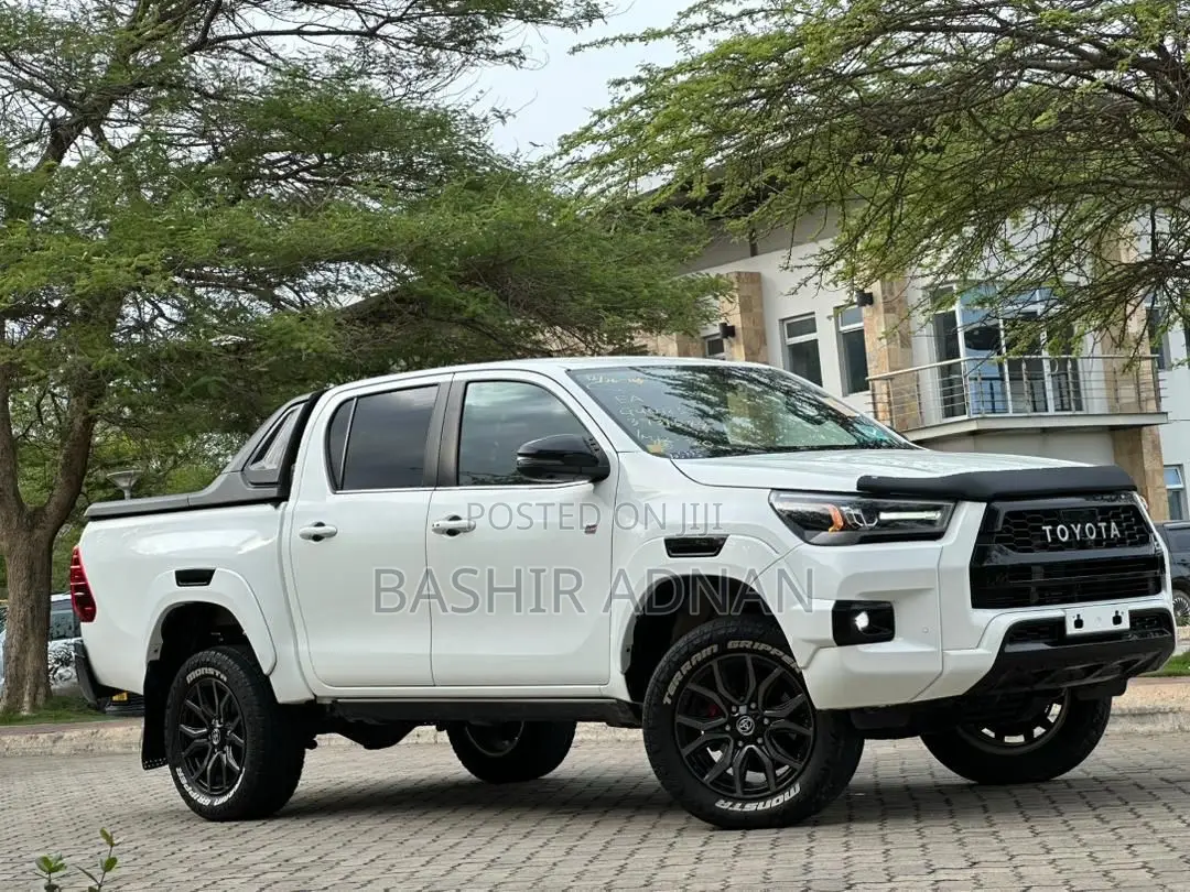 Toyota Hilux Revo Double Cab Deisel 2.4 AWD 2022 White