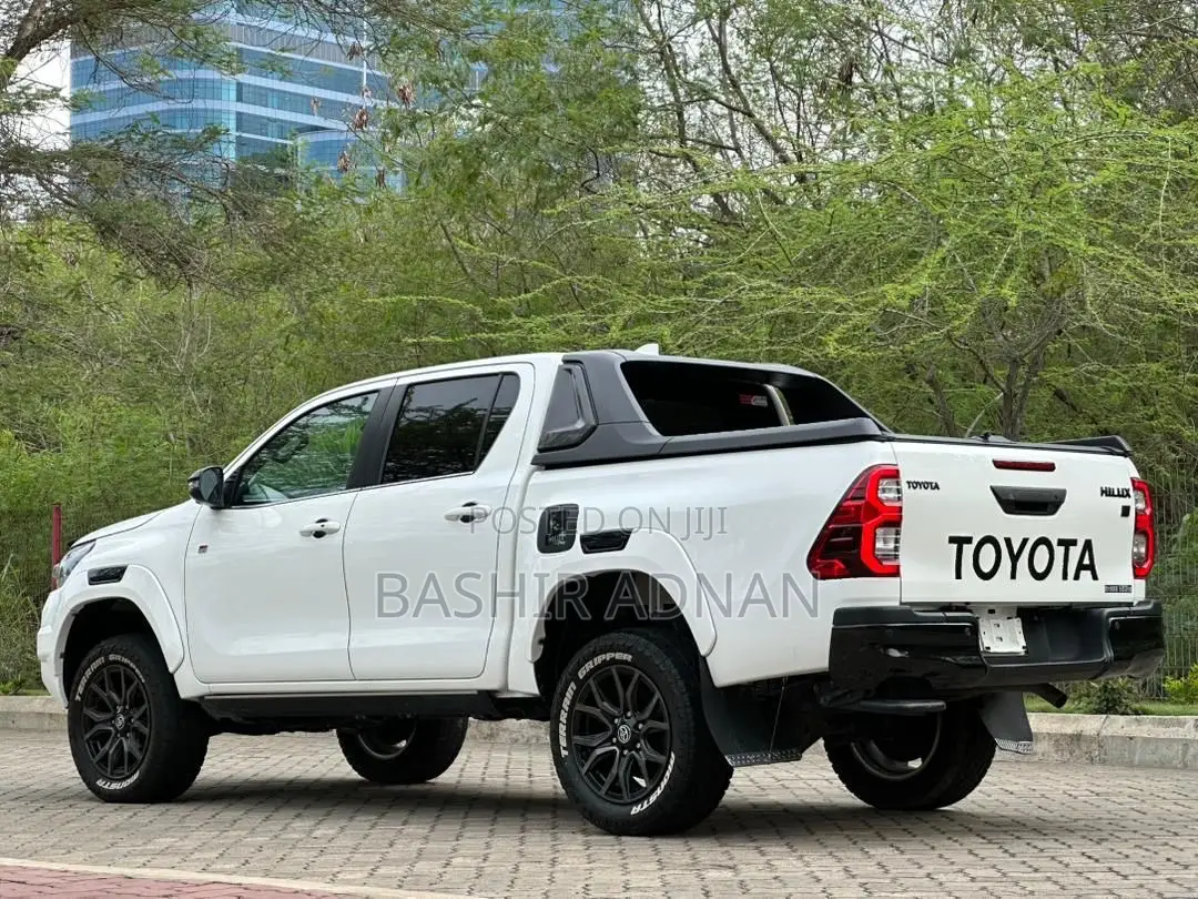 Toyota Hilux Revo Double Cab Deisel 2.4 AWD 2022 White