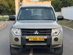 Mitsubishi Pajero 3.2 DI-D Automatic 2007 Beige