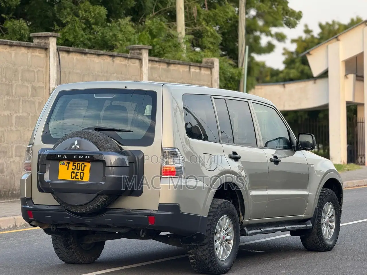 Mitsubishi Pajero 3.2 DI-D Automatic 2007 Beige