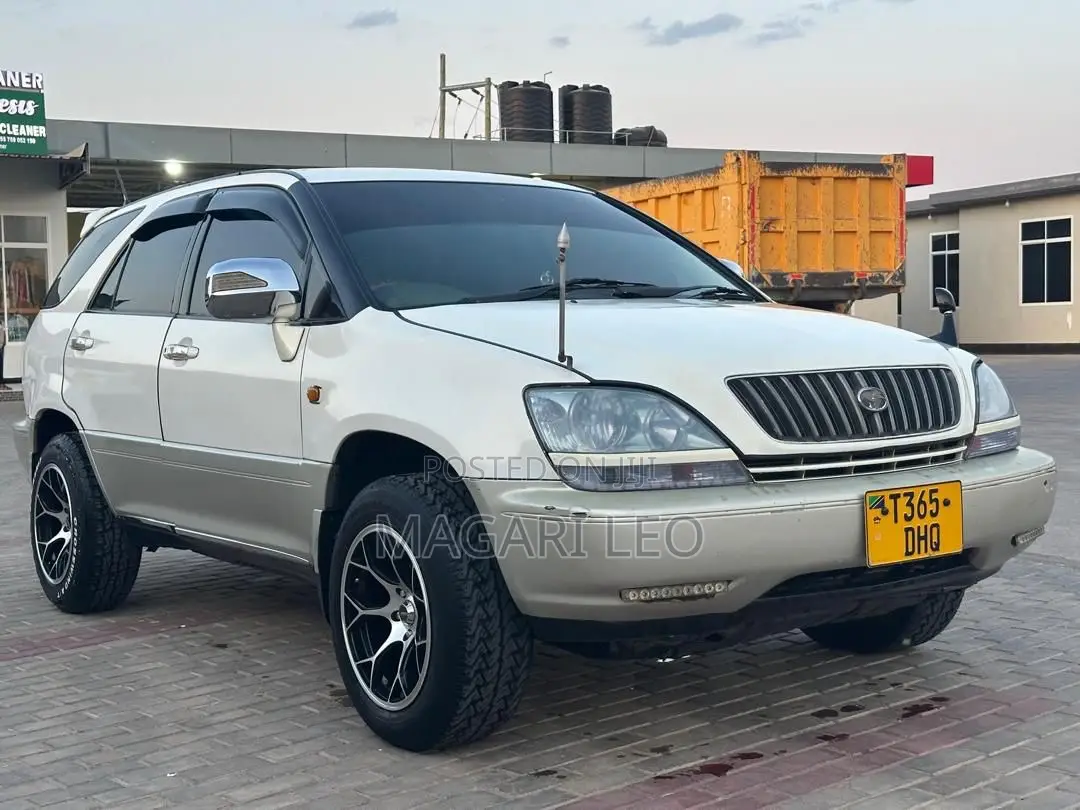 Toyota Harrier 2005 White