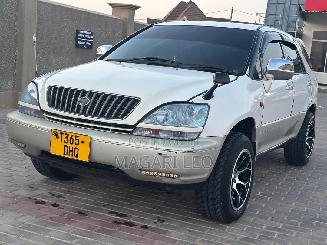 Toyota Harrier 2005 White
