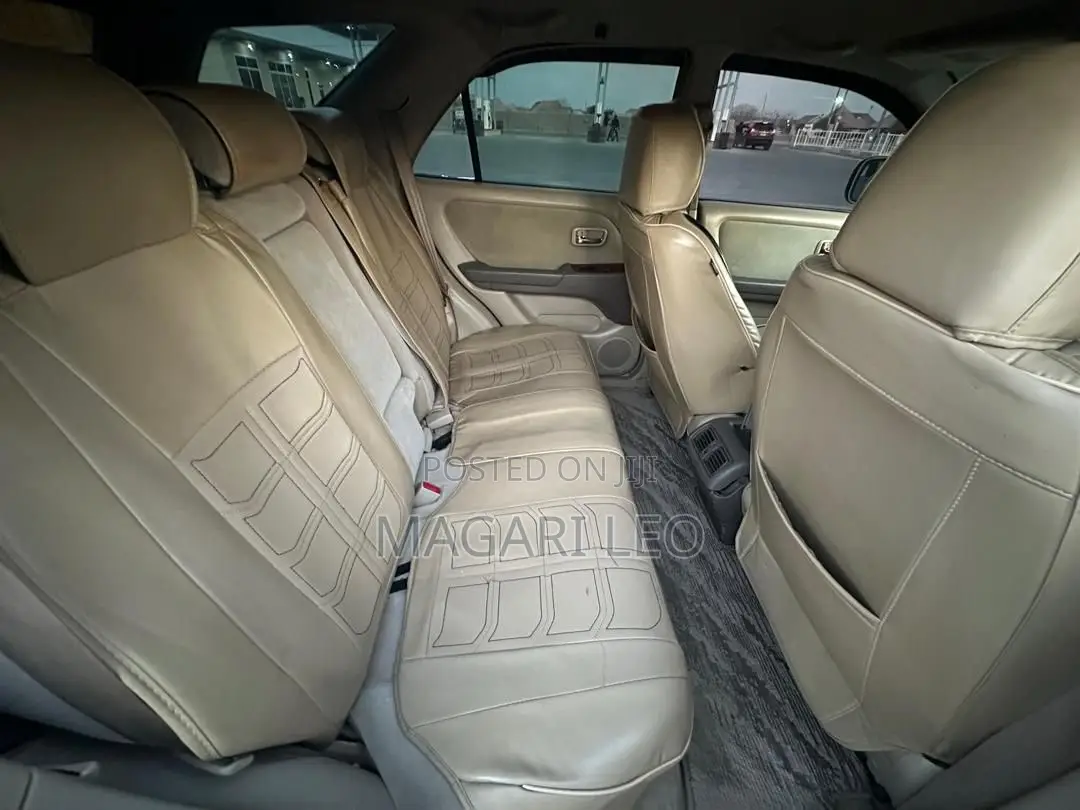 Toyota Harrier 2005 White