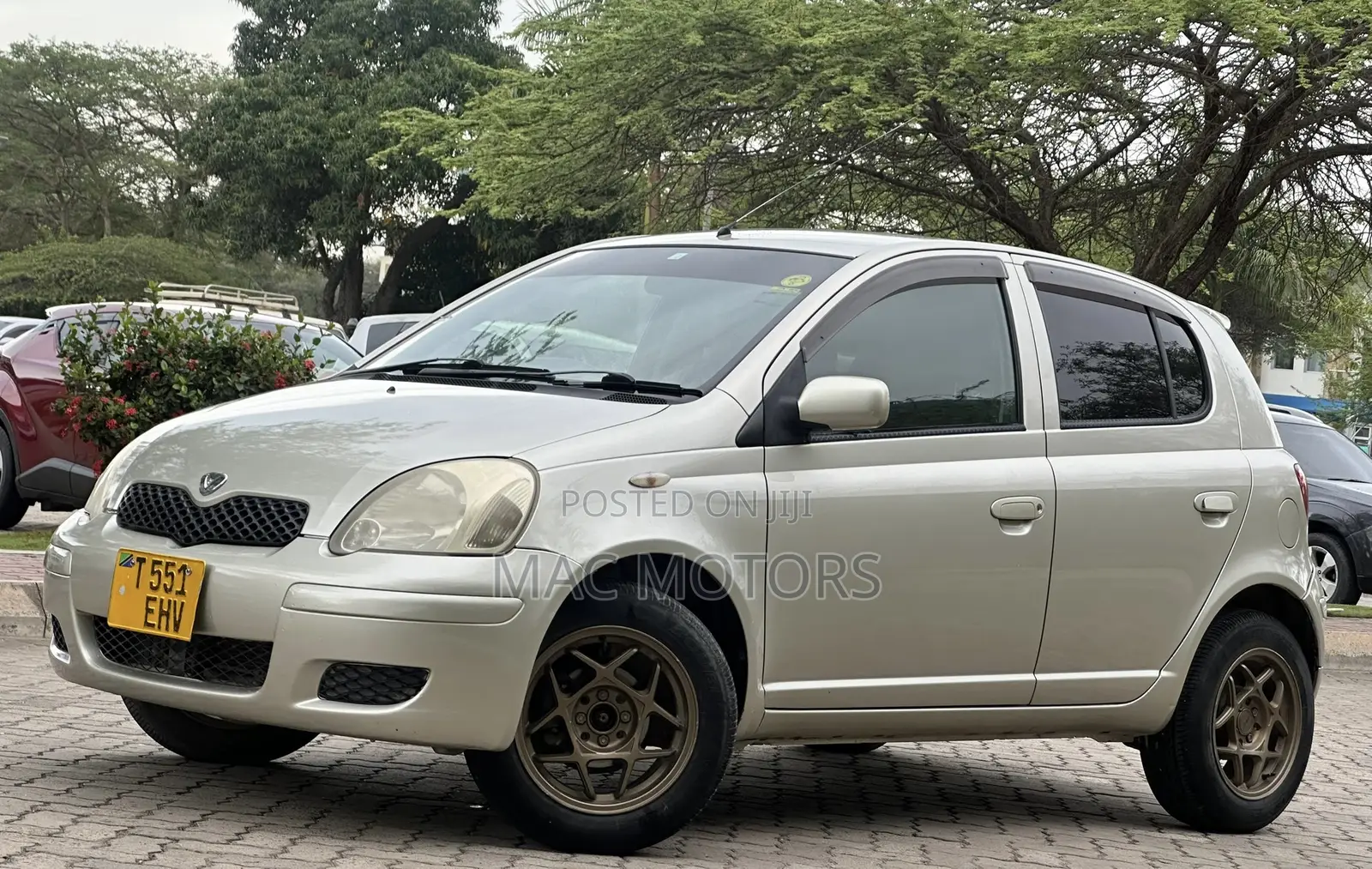 Toyota Vitz 1.3 FWD 5dr 2002 Beige