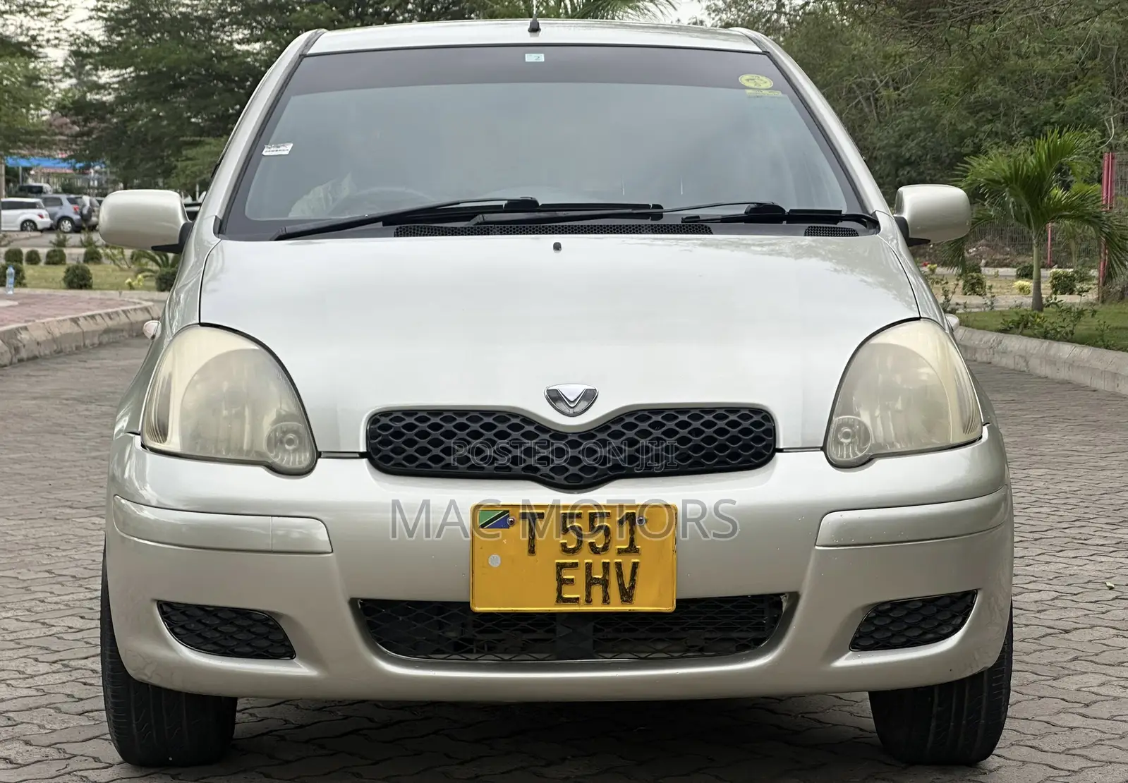 Toyota Vitz 1.3 FWD 5dr 2002 Beige