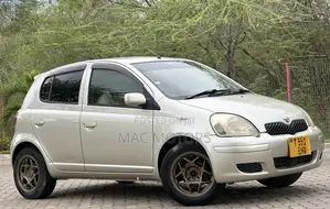 Toyota Vitz 1.3 FWD 5dr 2002 Beige