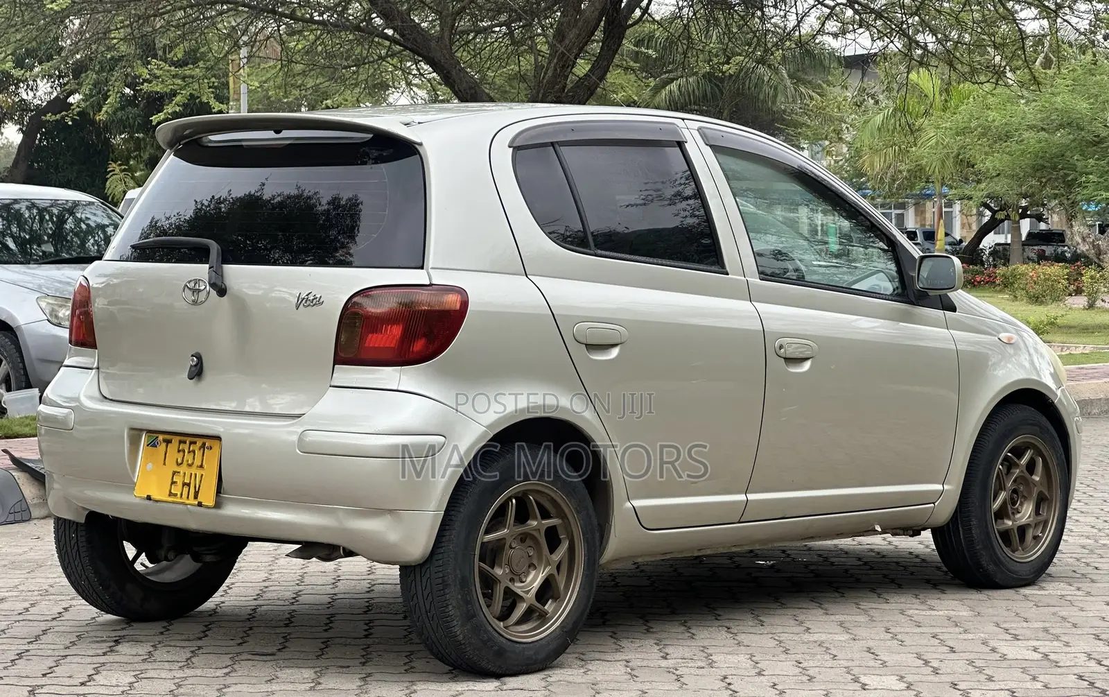 Toyota Vitz 1.3 FWD 5dr 2002 Beige