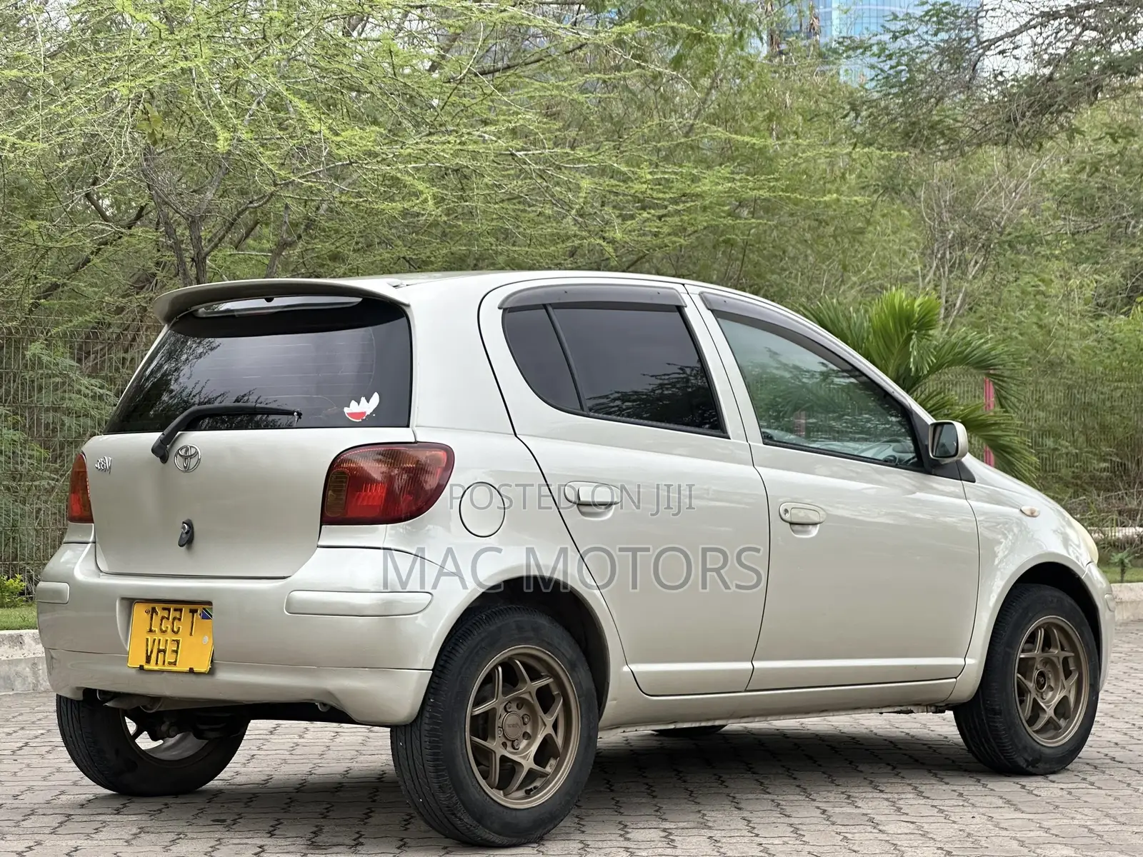 Toyota Vitz 1.3 FWD 5dr 2002 Beige
