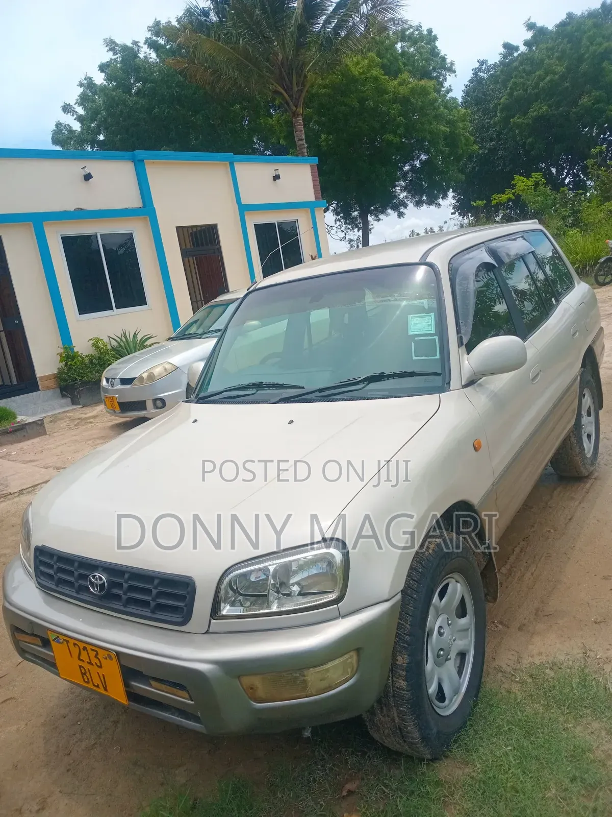Toyota RAV4 1999 White